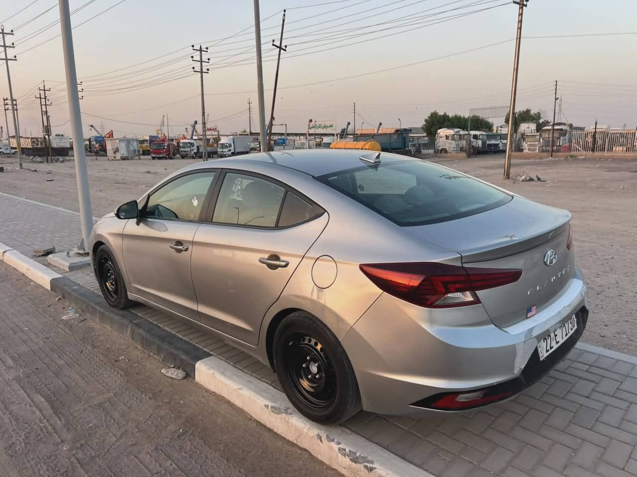 السلام عليكم النترا 2020 رقم اربيل الجديد وارد امريكي حادثها جاملغ فقط بدون دواخل مكينه 2000 دوش تحكم ستيرن رادارات جانبيه حساسات خلفي وامامي سياره جديده ما متعوبه مكان السياره بصره ترهم بيع ومراوس السعر 93 قابل للتفاوض للاستفسار ***********
