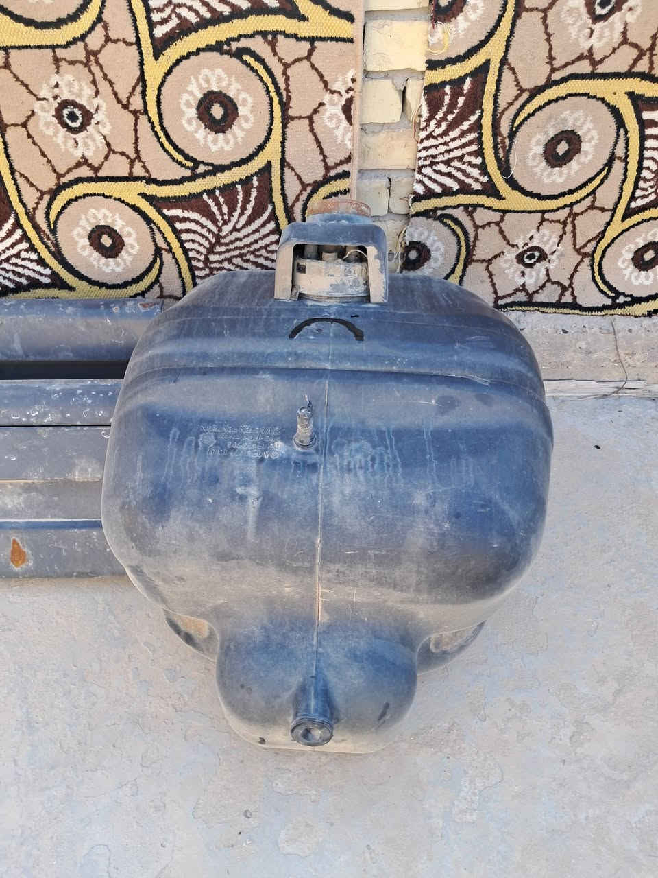 ***********
***********
