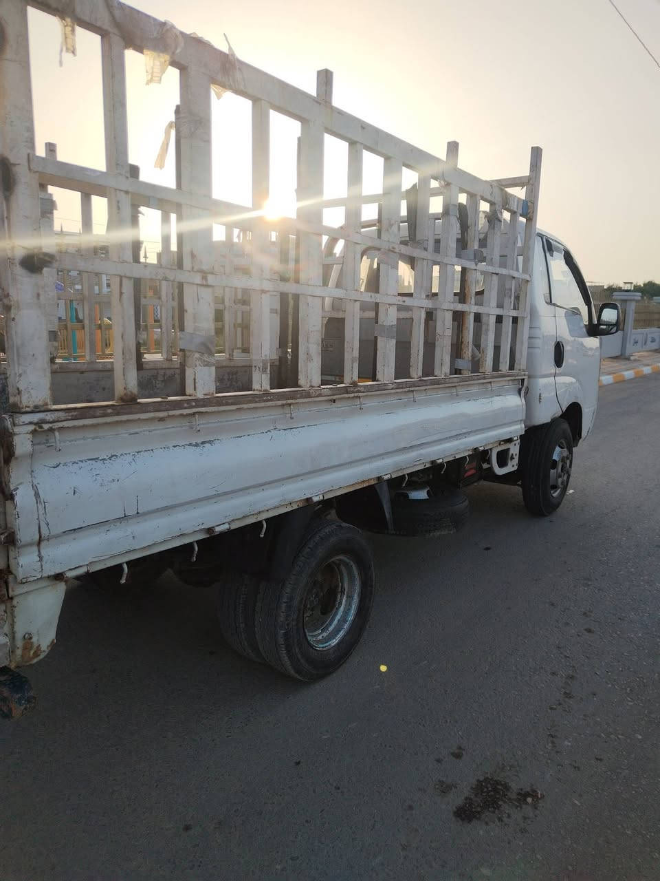 سلام عليكم
كية بنكو فحل مكينه 3000
سيارة خير من الله مكينه جديده لاتنقيص ولاتبخير كير حدادية تبريد كله جاهزه رقم بصرة باسمي سنويه لل ٢٠٢٨ تانكي كاز ١٢٠ لتر تايرات الخلفيه محور ١٤ سياره جاهزه من كلشي تراي وين متريد غير متواجد ع فيس رقم ***********
