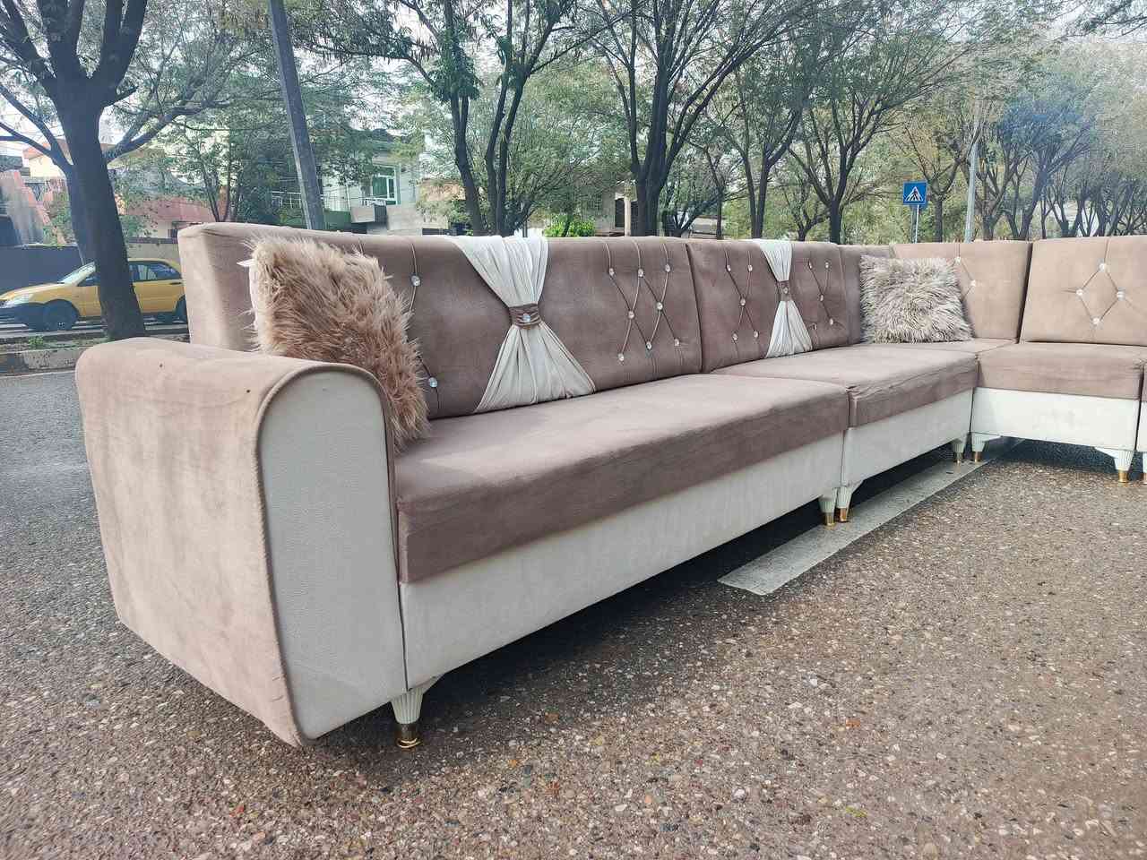 فرۆشتنی خیرا
10نە فە رییە دە سکردە
لۆک لۆکە بە لۆکی ماوە تە وە
نرخی تە نها 165هەزارە
ماڵ بۆ کە س دانانیم هە رکە س زووهات پیرۆزی بیت
ژ.م***********
شوین.کە لار
