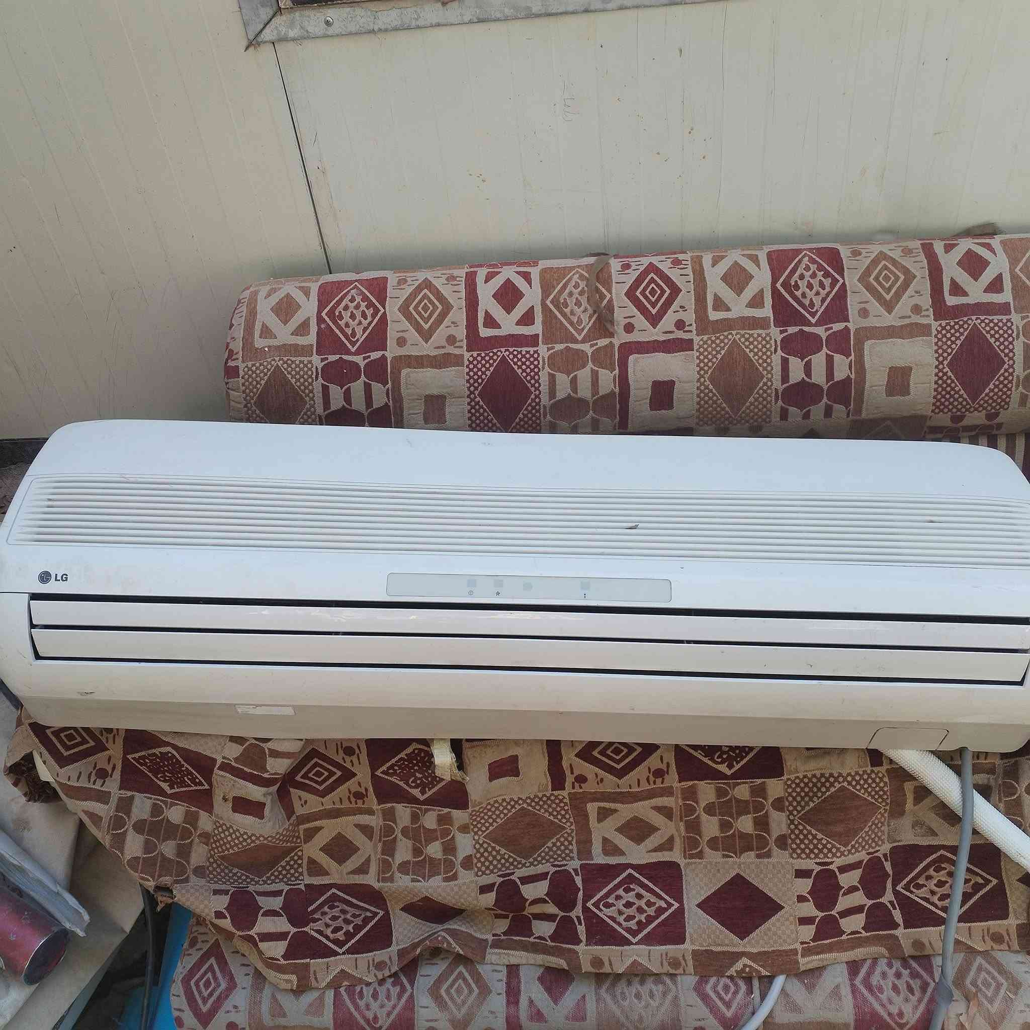 ألسلام عليكم
1-قطعه داخليه 2طن نوع وستنك هاوس السعر 140000
سبلت 2 طن نوع LG شرط الشغل  2-السعر 300000
3-سبلت كونكود 2 طن شرط الشغل السعر300000
ملاحظه غير متواجد ع الفيس
***********
***********
