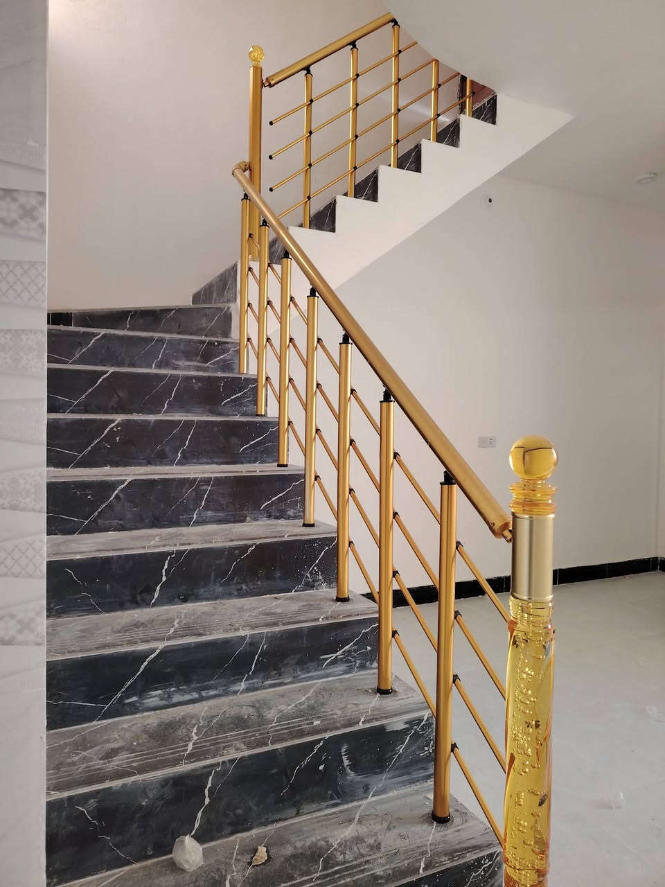 بيت للبيع مساحه ١٠٠م حي صحه للستفسار***********
