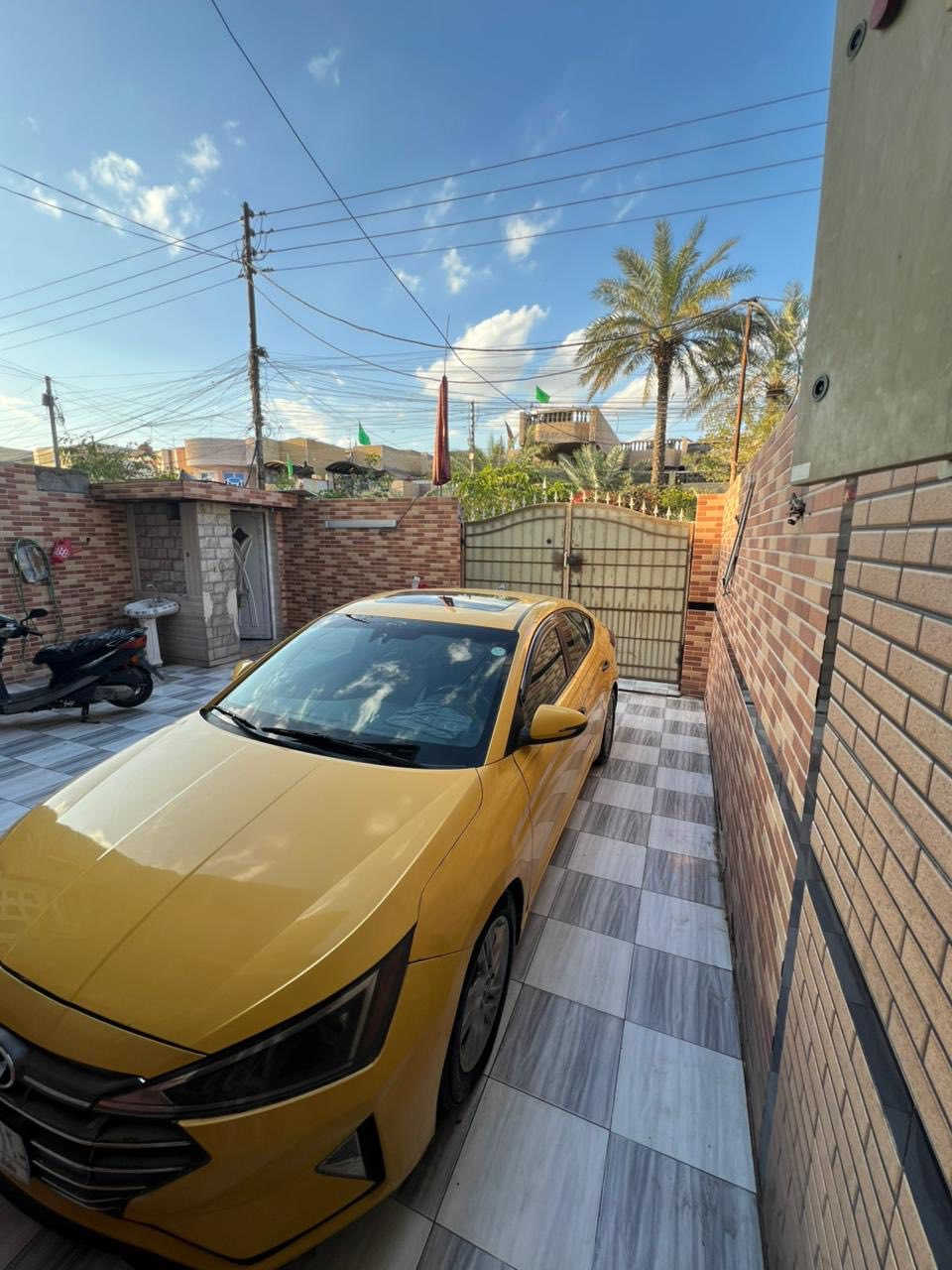 الأنترة مديل ٢٠ سيارة بصمة تشغل وبواب فتحة رادار جانبي ومامي ومانع انزلاق كشنات هيتر محرك دوش ٢٠٠٠٠ وصور الحادث بالمنشور محرك مفتوح كير ايتي سيارة حلوة حدادية تخم تاير سعر ١٢٨ مجال كلش قليل ***********
