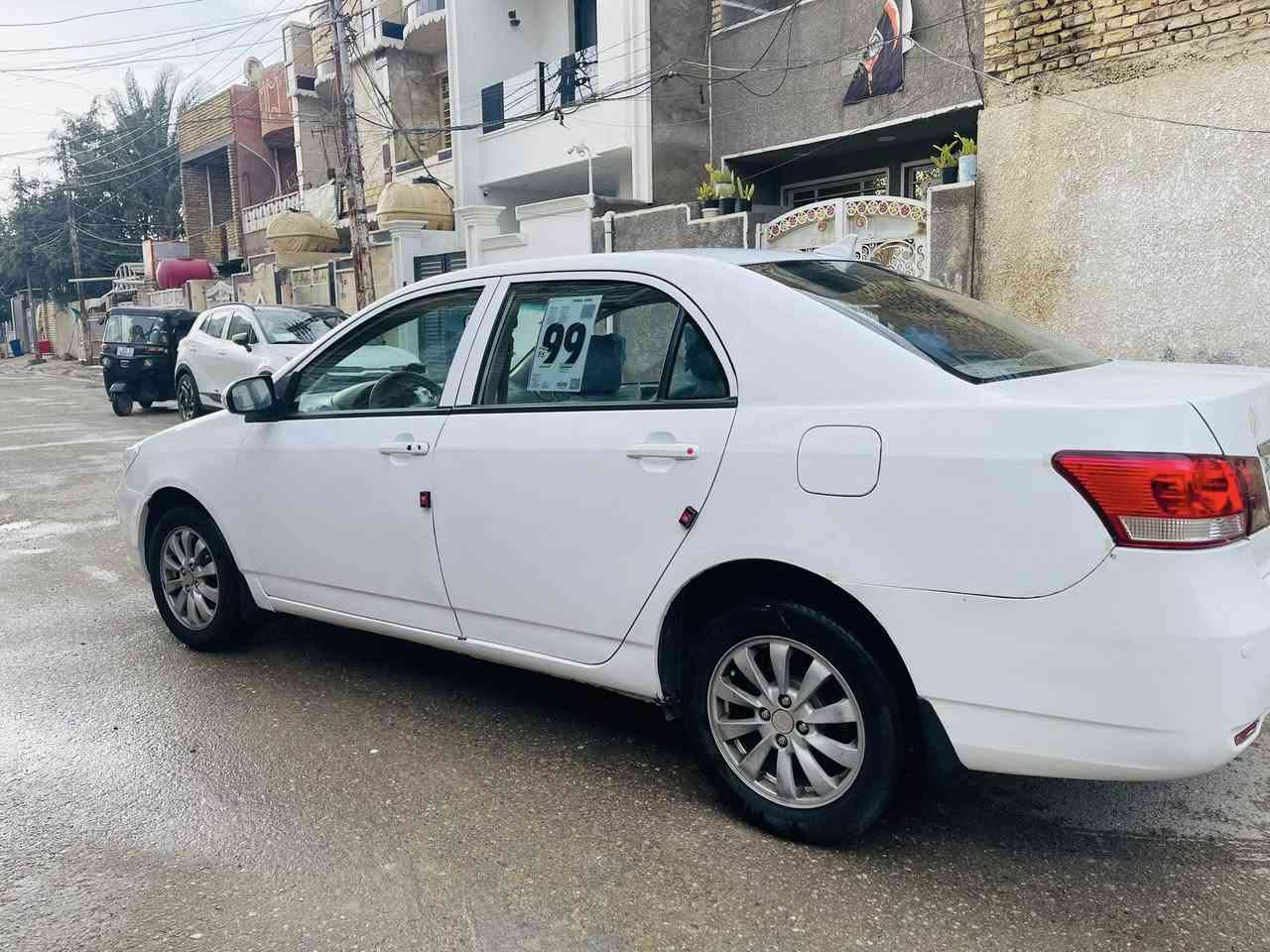 سلام عليكم
بيوايدي G3 موديل 2013 
كير ومكينه كورلا 1800 اوتماتيك 
مكفوله من الظربه والصبغ سياره بلاديه 
كهربائيات كلها شغاله تبريد ثلج صدر جديد
تخم تاير سياره مابيها اي نقص 
رقم بغداد الدولي بسمي السعر 67 
مكاني بغداد ***********
