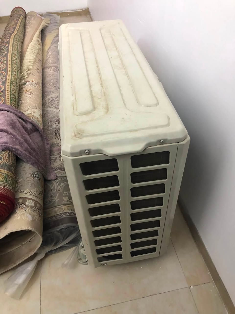 سبلت ايفولي حار بارد ١.٥ طن 
مستخدم ٤ اشهر فقط
 غاز كامل 

بغداد العامرية 
***********
