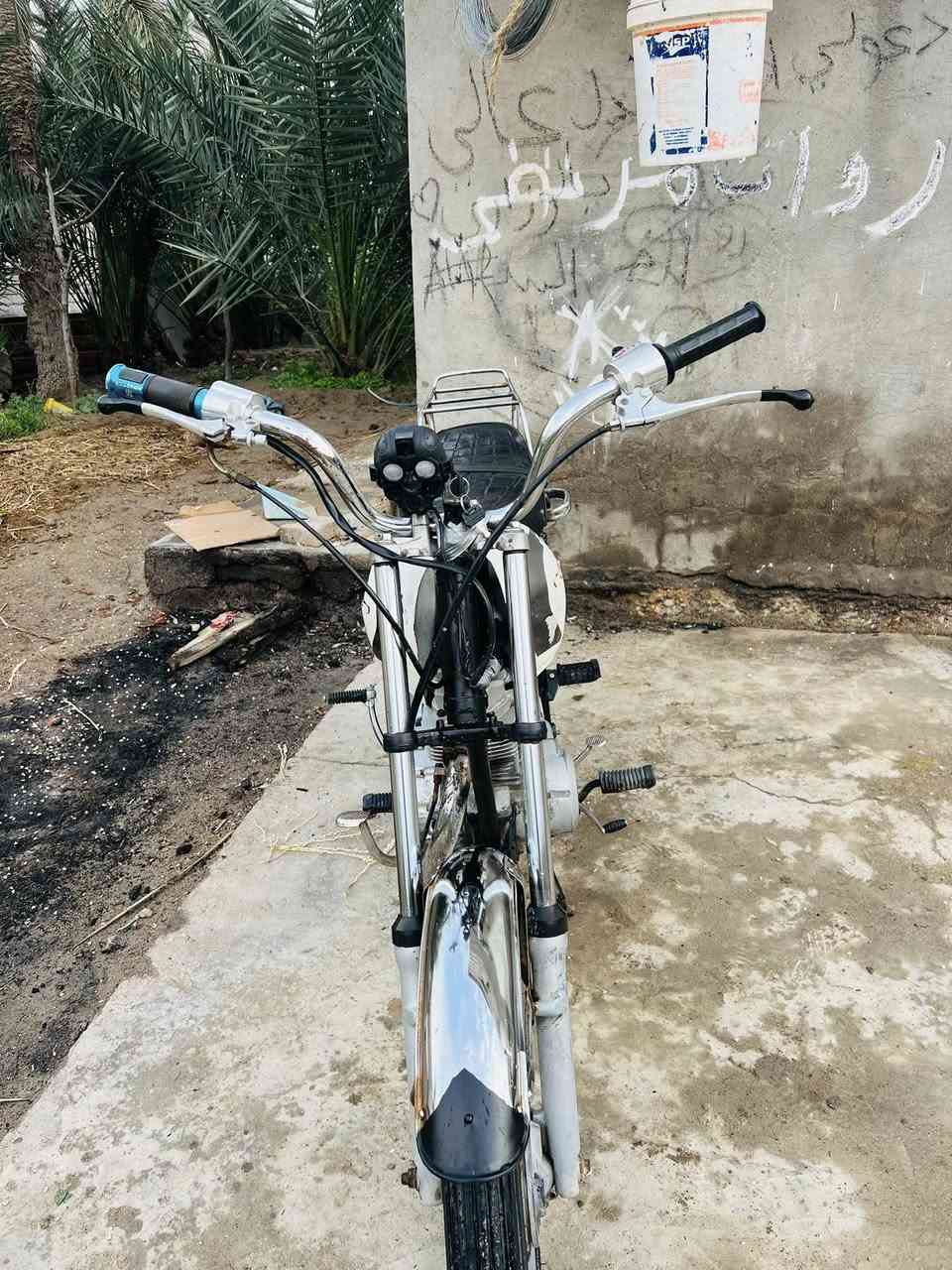 دراجه ايراني نامه كله بلاد دراجه جاهزه من كلشي كهرباءيات كله شغاله دبلات وره وكدام مكينه ناعمه شلعه معدل فول دراجه جاهزه لبوريه ضعيفه ونضافه شوفت عينك قضاء المدينه سعر 325وبيه مجال بسيط رقم ***********
