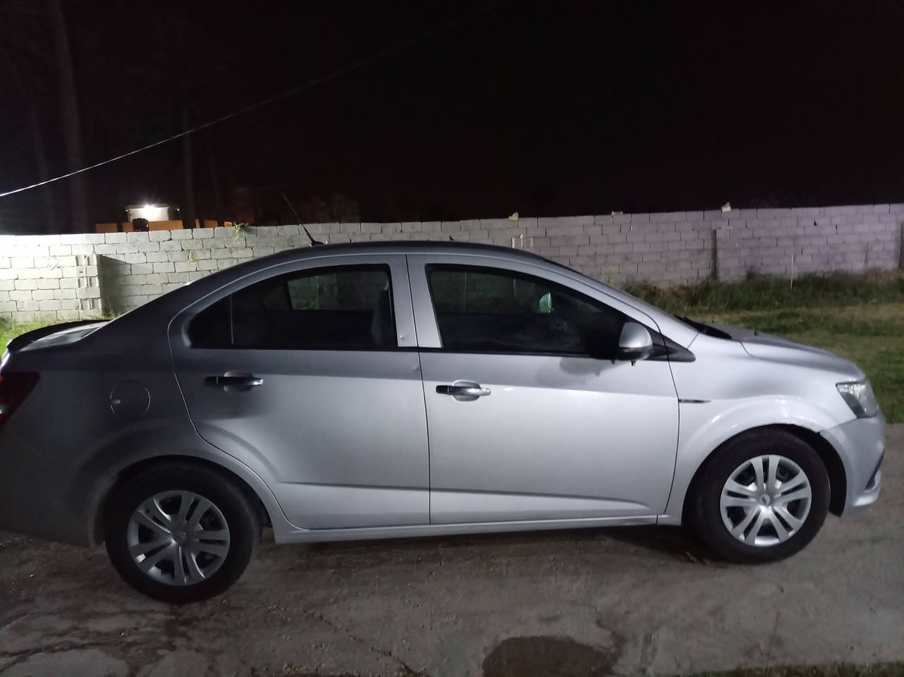 السلام عليكم سياره افيو موديل 18 السياره جاهزه ماشيه 135 بيه صبغ الجاملغات الخلفيه بدون معجون رش فقط والباقي مكفول *********** /***********
