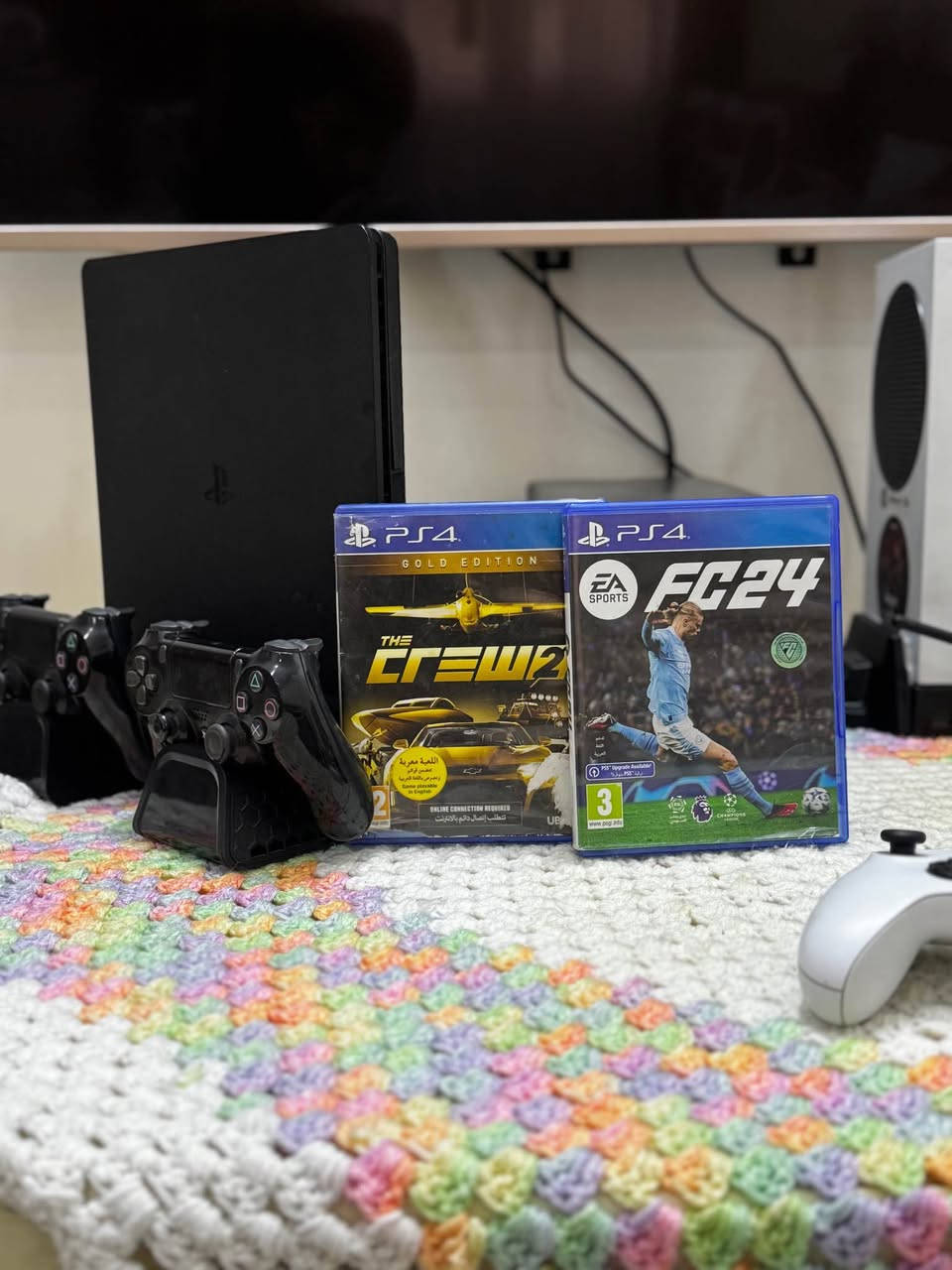 السلام عليكم شباب 🎮
سعر مناسب ✅
عشاق الألعاب والجيمينگ، اليوم عدنا بلاي فور سِلِم (PS4 Slim) بحالة ممتازة جدًا.

✅ الجهاز نظيف وشغال 100%
✅ اللون: أسود
✅ ويا الجهاز ملحقاته كاملة:
• جويستيك عدد 2 أصليات 🎮🎮
• أقراص عدد 2 💿💿
• مبرد للجهاز ❄️
✅ الجويستيكات بدون ضرر أو مشاكل
✅ الجهاز بدون أعطال أو ملاحظات

اللي يعرف قيمة البلاي فور سِلِم يعرف شكد مرتب ومناسب للجيمينگ 🔥
للمهتمين أو للاستفسار، راسلني خاص.
الرقم . *********** بغداد, العراق
