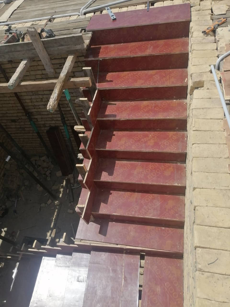 يالله نجار قالب شغل نضيف تسليم مهندس شغلنه داخل الناصريه البطحه الغراف اي استفسار بخصوص العمل اتصل *********** سيد مثنى النجار
