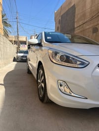 اكسنت ٢٠١8 • بلو • على يد وحده