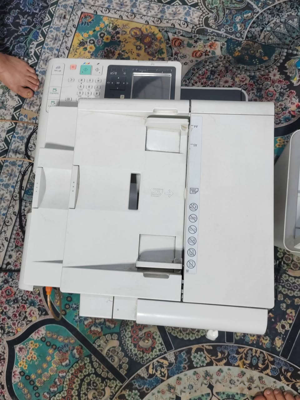 ثلاث طابعات كانون. مختلفات الموديل... الشكل الحديث و الشكل القديم..ملون السعر شلع ب 500 
السودة ابيض و اسود فقط 
مكاني بغداد الكاظمية ***********
