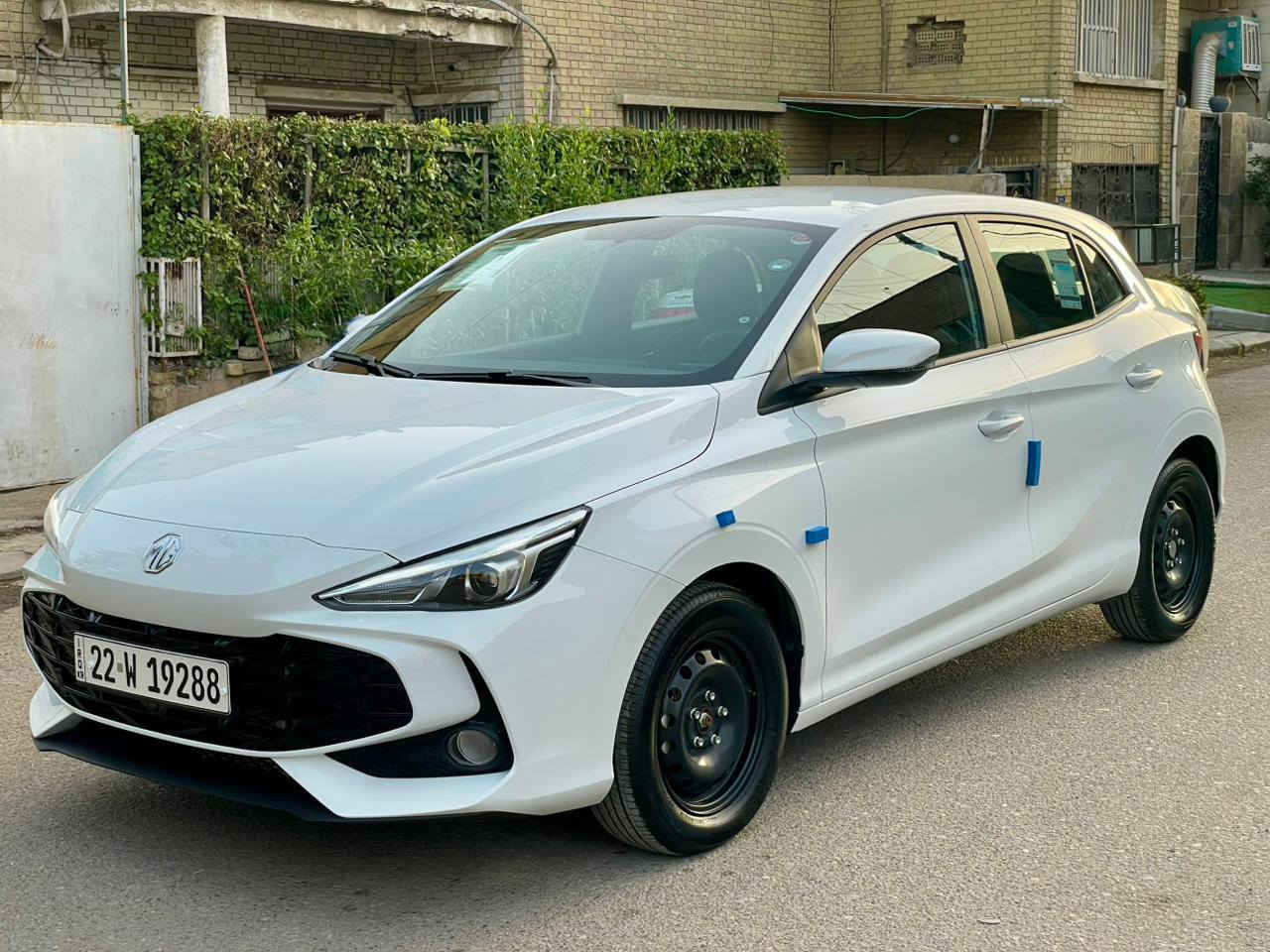 السلام عليكم             MG3
2025 رقم اربيل بآسمي ترقيم جديد تحويل مباشر 
بضمان 6 سنوات + 200 الف كيلو متر 
وضمان سنتين صيانه عامة مجانية 
6 تبديلات دهن مجانا بالشركة 
‎السيارة رقم اربيل باسمي 
‎المحرك 1500 تنفس طبيعي 
‎كير اوتماتيك 
‎شاشة ابل كار بلي واندرويد 
كامره خلفية
تحكم ستيرن جهتين 
 بك لايت لد Led
لايت الامامي لد Led + ماطور 
بلوجكترات امامية
اشاير بالمري الجانبية 
لايت عدسة 
‎حساسات خلفيه
حساس ضغط اطارات
 4 جام كهرباء
عداد المسا‎فة 7
السيارة بعدها بلازكات الشركة زيرو 
السيارة ترقيم جديد بأسمي اربيل 
تحويل ثاني يوم مكان السيارة بغداد الكرخ 
الاستفسار ***********
