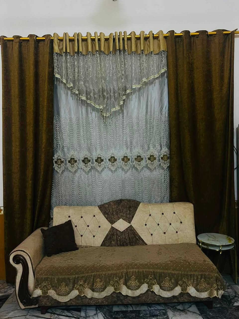 ديوانين للبيع مع المفرش والبردة بالصور 
السعر ٦٠٠


**إذا كنت صاحب هذا الإعلان وتريد حذفه لأي سبب، رجاءا أرسل رسالة إلى الدعم الفني**