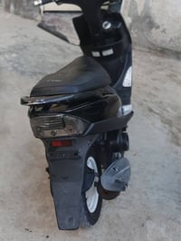 ماكس عدلة • ٤٩ • زنون