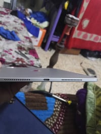 ايباد M4 • ٢٥٦ • رمادي