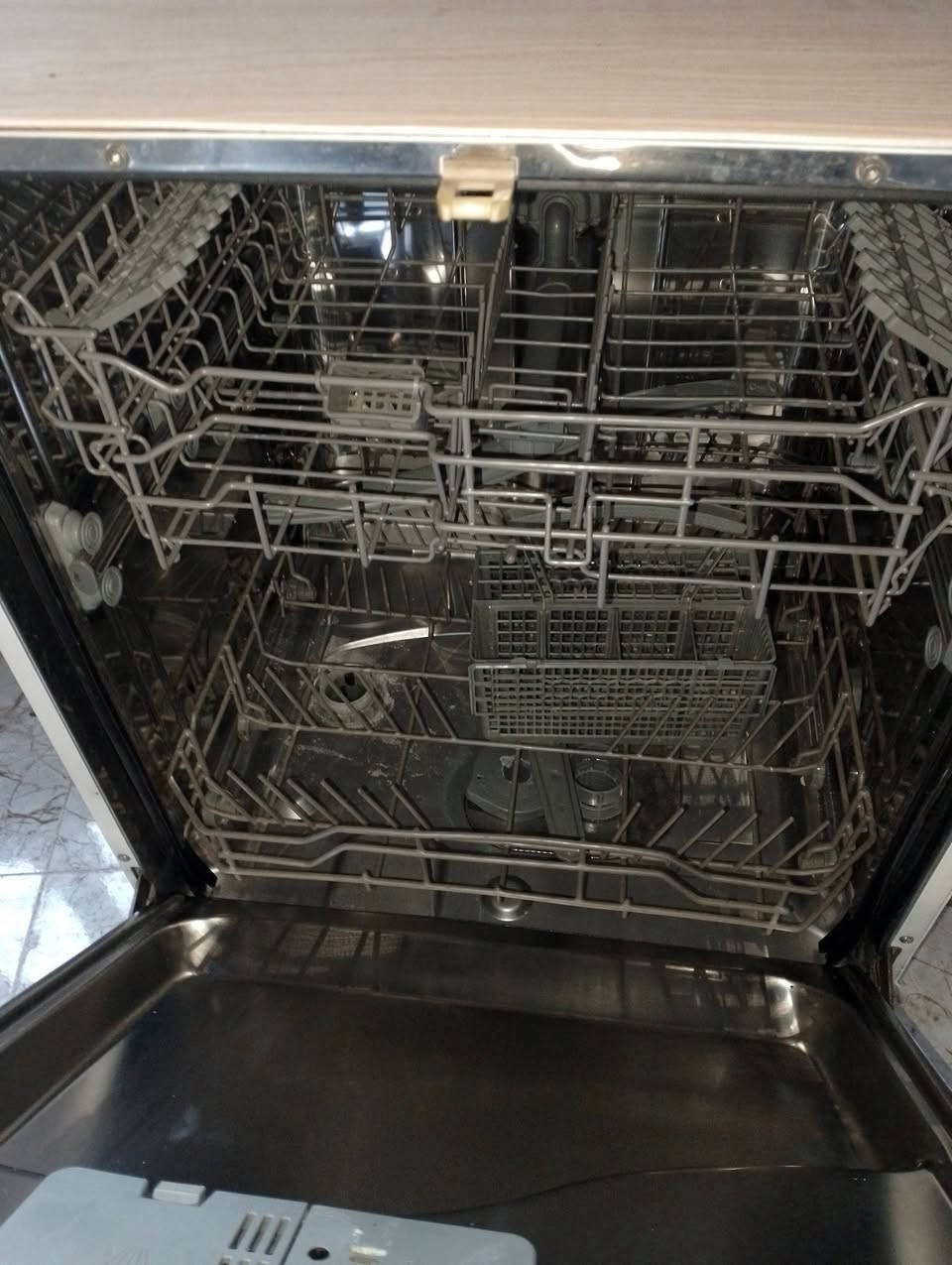 سلام عليكم سنك مواعين و غساله مواعين اللبيع شراي ايتصل هاذا رقمي
***********
