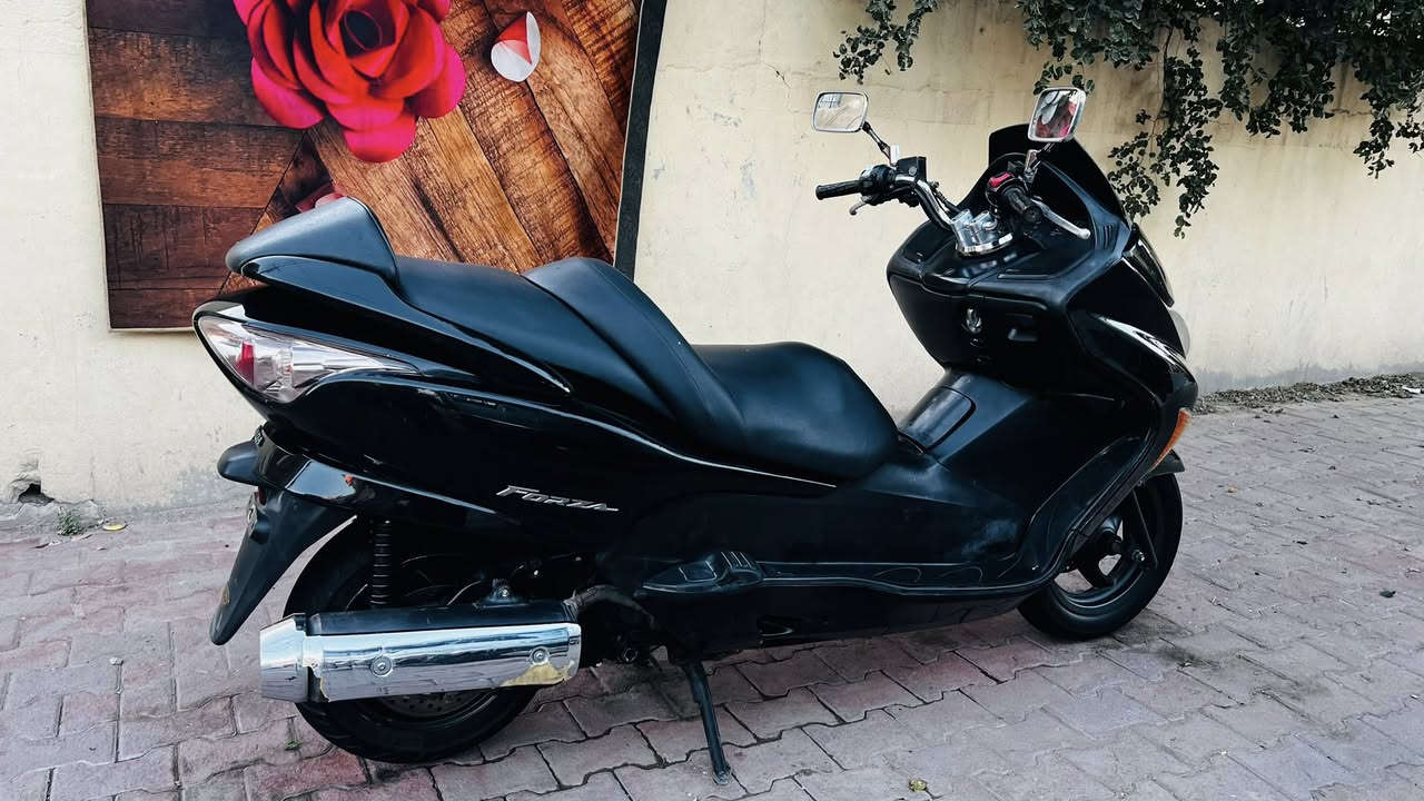 للبيع فورزره 0/9 7 كير 4 تحويلات مكفوله كفاله عامه ماشيه 33 الف حقيقي مكان بغداد الحسينيه السعر مليون و300 الشراي يتصل ***********
