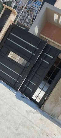 صبغ كافه أنواع الابواب والشبابيك شغل درجه اولى 07503751260