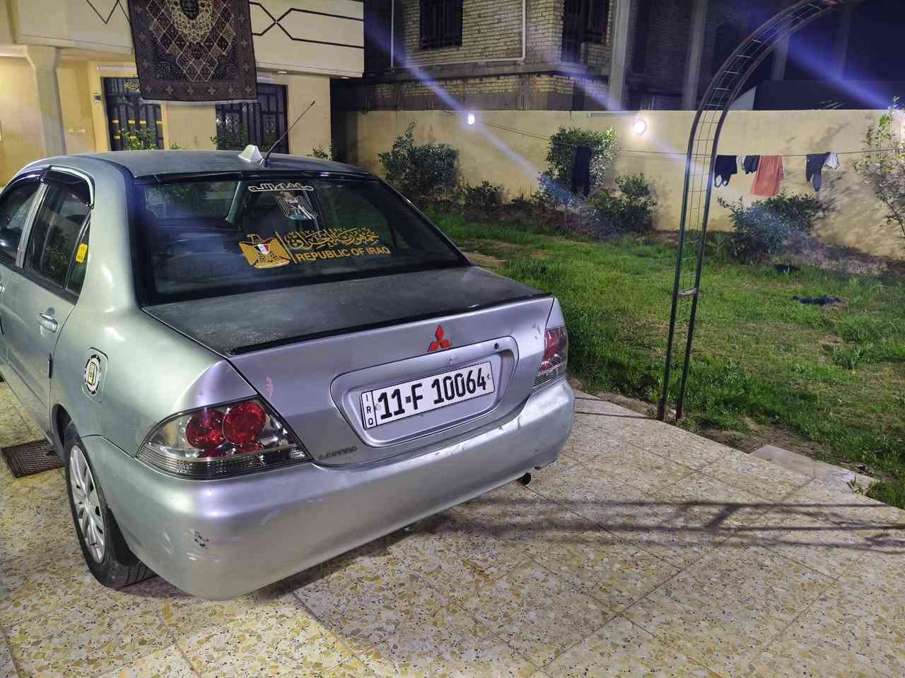 السلام عليكم 
لانسر موديل 2011 مكفوله كفاله عامه عدا طخه صغيره في الجاملغ الامامي كما موضحه في الصوره محرك كير مكفول 
العنوان: الراشدية قرب جزيره بغداد السياحية 
رقم الهاتف: ***********
رقم بغداد انكليزي 
محرك 2000
السعر 90 وبيها مجال
