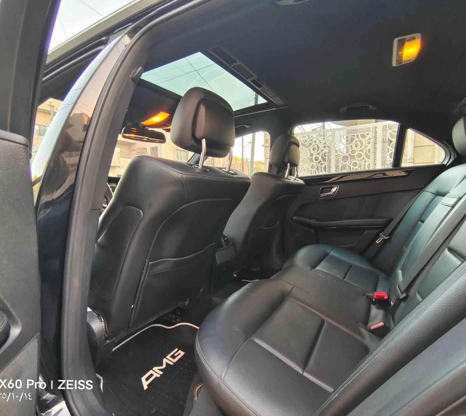 مرسيدس E350 
موديل 2012 
رقم صلاح الدين 
السياره فول
داخل اسود 
فتحه
تحكمات 
كت وويل 18 AMG
السياره جديده جدآ من الداخل والخارج
ومصروف عليهة هوايه
بيها قطعتين صبغ الجاملخ الامامي والخلفي جهه اليمين اثر جراد
مكاني بغداد 
السعر 185 وبيهة مجال
*********** بغداد, العراق
