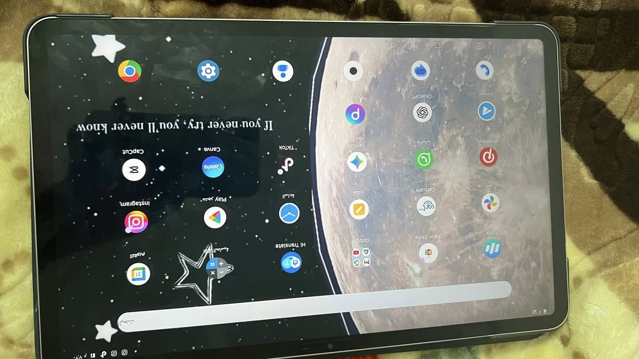 ايباد انفنكس 20 برو جديد ما مستخدم قبل اسبوع اشتريته بس صار عندي ضرف ومحتاجه ابيعه والوصل موجود للتأكد   كلش حلو ومرتب وشاشته رهيبه وصوته يخبل وعاااالي هاي أهم مواصفات جهاز Infinix XPAD 20 Pro 👇

* الشاشة: 12 إنج IPS LCD
* الدقة: 2000×1200
* التحديث: 90Hz
* المعالج: MediaTek Helio G100 Ultimate
* الرام: 4GB أو 8GB
* التخزين: 128GB أو 256GB
* يدعم microSD لحد 1TB
* البطارية: 8000mAh
* الشحن: 18W
* النظام: Android 15
* السماعات: 4 سماعات Stereo مع DTS
* الكاميرا الخلفية: 8MP
* الأمامية: 5MP
* يدعم 4G وشريحة SIM
* يدعم قلم + كيبورد رسمي
* الوزن: 545g
* السمك: 6.58mm نحيف جدًا ✨

الجهاز يعتبر مناسب للدراسة، مشاهدة، رسم خفيف، وتصميم بسيط مثل Canva وCapCut، 
سعره 350 وبي مجال شويه


**إذا كنت صاحب هذا الإعلان وتريد حذفه لأي سبب، رجاءا أرسل رسالة إلى الدعم الفني**