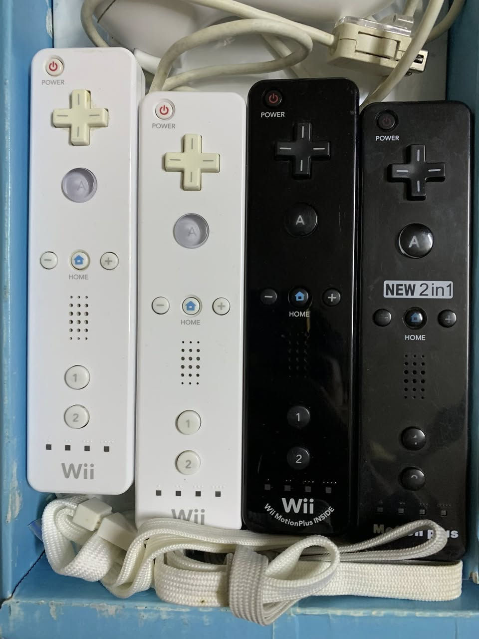 Wii for sale 4 controllers 2 white 2black with motion, plus 2white nunchucks (2 black nunchucks not working)  Wii console sensor bar TV adapted power cable  stand for the Wii stand for the sensor bar and 10 games (you can look at the games below) 1 black cover 32gb sd card all for 150 thousand ￼￼


**إذا كنت صاحب هذا الإعلان وتريد حذفه لأي سبب، رجاءا أرسل رسالة إلى الدعم الفني**