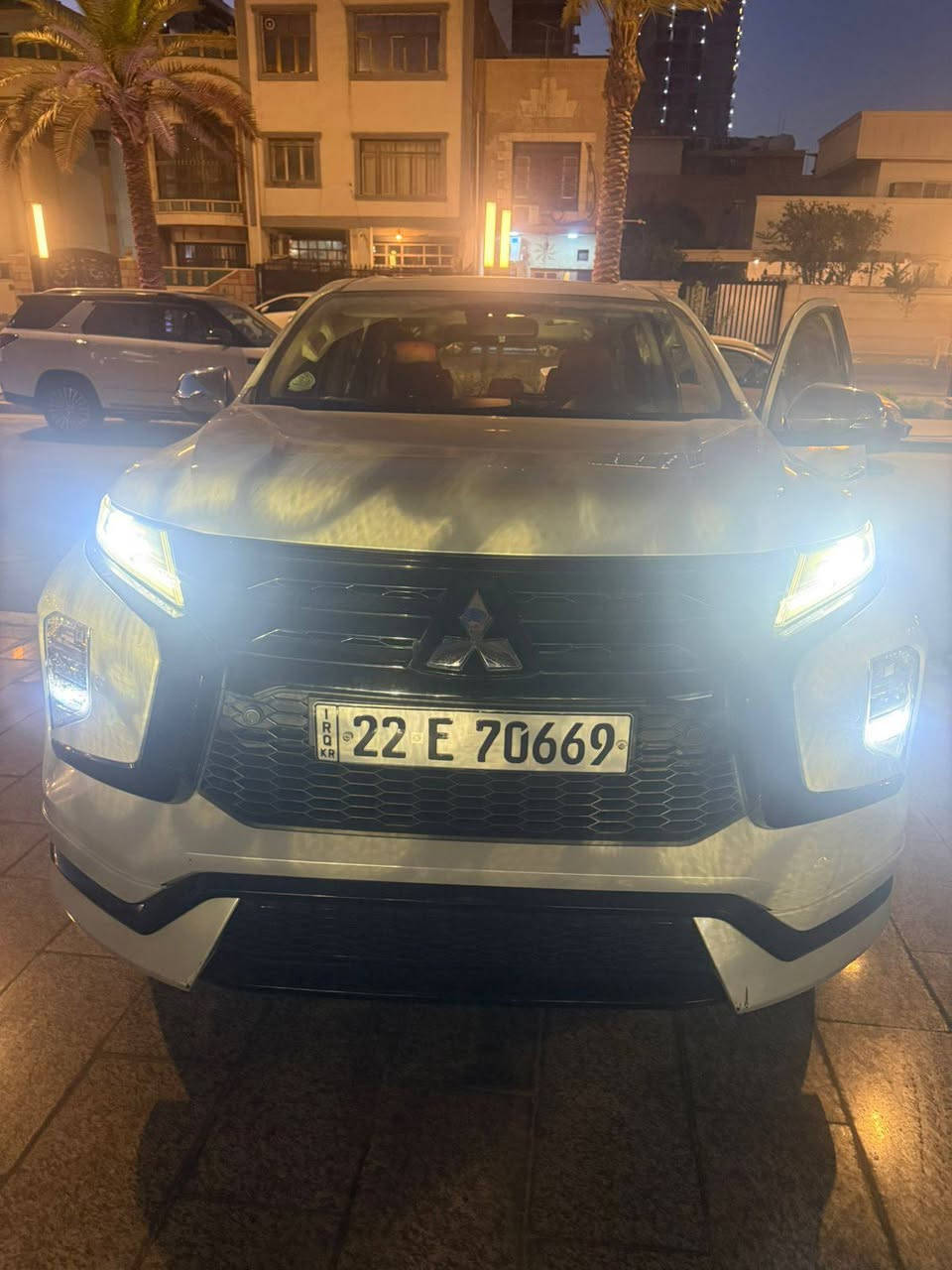 ميتسوبيشي باجيرو سبورت  (سكنجر) موديل 2020
ماشيه ٤٣ الف وقابل للزيادة كيلو 
فور ويل وعائلي ورياضي  
محرك 6 سلندر
المحرك : 3000cc 
القوة الحصانية : 217 حصان
مكفوله كفاله عامه فقط 
عدا طعجه بسيطة على كد اصبعين بالجاملغ الخلفي كما موضح بصور 
اكتب ركن الدعامية الامامي مصبوغ تصليحه بسيطه
السيارة فوووول مواصفات 
💰ســعــر ::  ٢٢ الف  
عدد الإيرباكات: 12
دبل كير أوتوماتيك + (عادي)
 ثمانية نمرات شفتات گير عالستيرن
ستيرن: تحکم جهة واحدة
نظام فرامل ABS
تكييف مركزي: ثلاثي قطع 
جنوط من الألمنيوم
 قياس 18 بوصة
مدخل AUX/Audio 
تقنية البلوتوث
نظام التحكم في نظام الدفع
نظام الدفع الرباعي + شاصي
دفلوك
نظام تثبيت السرعة
حساس وكاميرا خلفية
ويل كروووم اسود 
كشنات جلد لون حني 
لحايه دعاميات امايمة وخلفية
 ( من الشركة بيها ) 
رقم اربيل ب اسمي
للبيع او  مراوس بلاندكروز
رقم صاحب السيارة 
***********0
