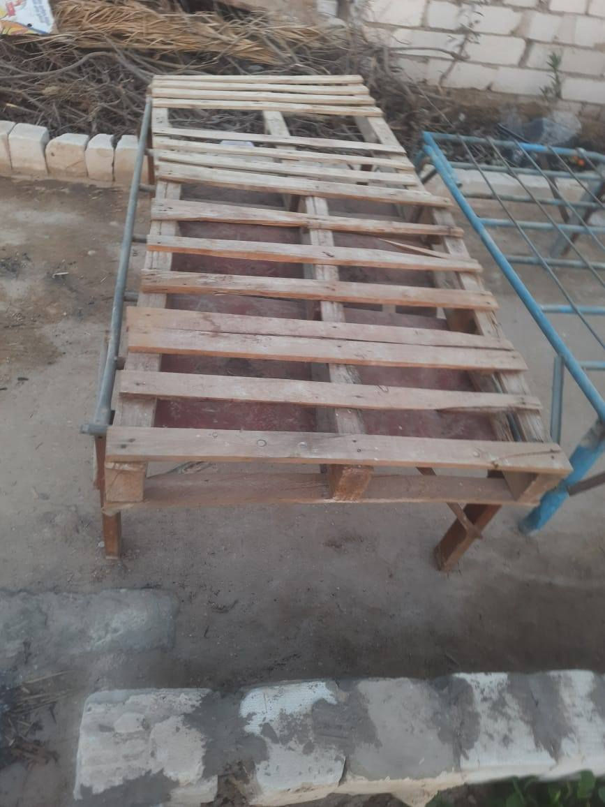 ٤ جرابي ام نفر مع الفرشة مالتهن وجرباية ام نفرين للبيع للاستفسار ***********
