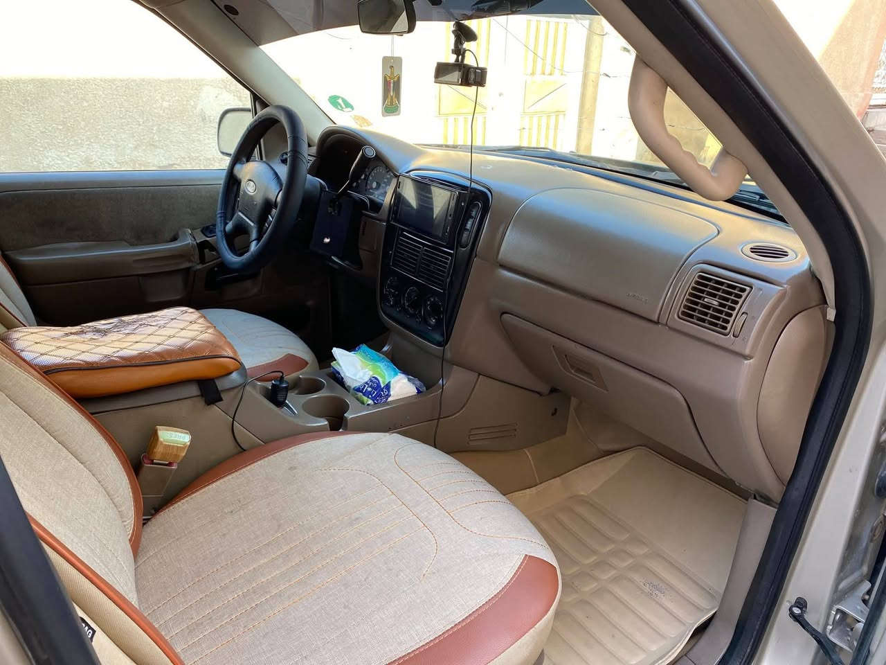 جيب اكسبلور 7 راكب  مديل 2004 مال مزاد الداخليه نظيفه جدن اوراقه كامله 
مراوس اب شبح نظيفه


**إذا كنت صاحب هذا الإعلان وتريد حذفه لأي سبب، رجاءا أرسل رسالة إلى الدعم الفني**