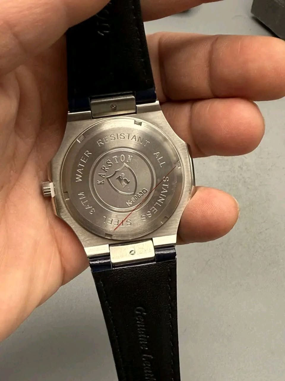 #مزاااااد #مزاااد

يبدأ المزاد من 40$ دولار واقل رفعه 5 دولار والسوم بالدولار

ينتهي المزاد غدا في الثانيه عشر ليلا او على التم بسعر مرظي

وبالتوفيق للجميع

🇯🇵 KARSTON 🇯🇵

ساعة ( كارستون ) #اصلي 
#قشطة قمة بالاناقة
تصميم الباتيك فيليب
مكينة كوارتز ياباني اصلي
مينة مشطبة لون ازرق
سير حديد
مقاومة للماء 30m
تاريخ شهري
القطر 42
عقارب وعلامات مضيئة

تاتي مع علبه حافظه فقط لعدم توفر علب اصليه🤍

 يوجد توصيل الى جميع محافظات العراق.


**إذا كنت صاحب هذا الإعلان وتريد حذفه لأي سبب، رجاءا أرسل رسالة إلى الدعم الفني**