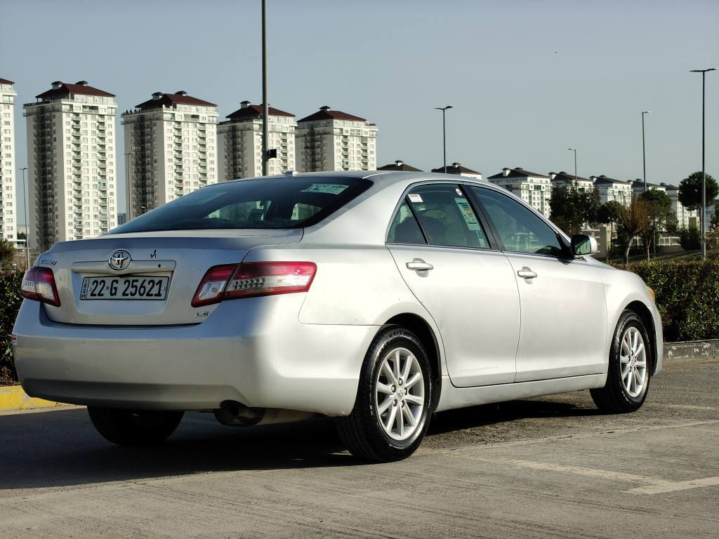 السلام علیکم 

تۆیۆتا کامری 
مۆدێل 2011 ئەمریکی LE
  سلڤەر ئۆتۆماتیک 
شاشەو و کامێرا 
ڤۆلیۆم 
تحدید سرعە
جام و ئاوێنە کارەبا
هەزەی تازەیە  سەنەوی تازەیە تا 2028 بەناوی خۆمانەوە یە
گیڕو مەکینەی بێ عەیبە بە شەرت
یەک چەمەلەخی بۆیاخە پەڵەیەک ساردی هەیە 
ناوو داشبوڵی جوان ماوەتەوە

بۆ پەیوەندی 
***********
***********
ڤایبەر و وەتسئەپ لەسەر ئاسیاکەیە السليمانية, العراق
