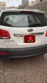 سورنتو ٢٠١٣ للبيع مكفوله ماعدا بارد بيه فقط ٦ سلندر تو ويل بانوراما سو...