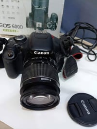 كانون D600 • شاشة قلاب • عدسات 18-55 70-300