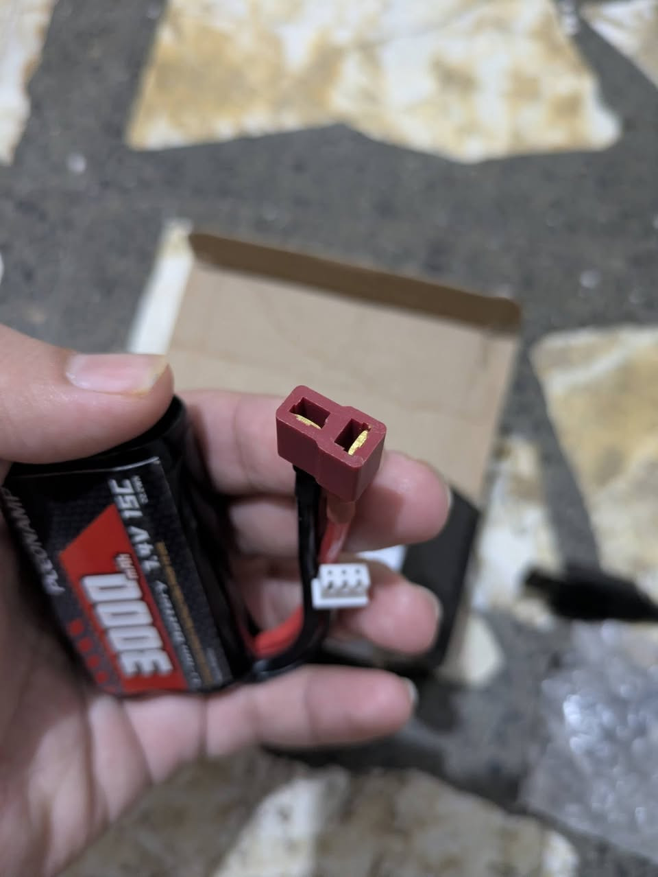 بطاريات بهذا شكل قطعتين . مع شاحنه .. الي يفيدنه ينطيني سعر وبالعافيه


**إذا كنت صاحب هذا الإعلان وتريد حذفه لأي سبب، رجاءا أرسل رسالة إلى الدعم الفني**