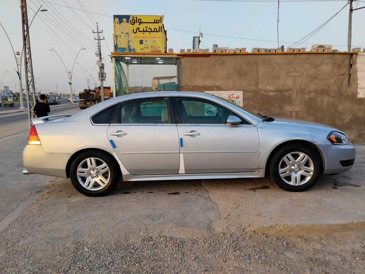 إمبالا للبيع او المراوس
موديل 2016 رقم بصرة دولي بإسمي 
مكينة v6 3600 
مكينة وكير وتبريد وحدادية جاهزة للاخير 
منظومة زنون عالي وناصي 
ضربتهة من امريكا جاملغ وبنيد 
ادامة كاملة من مكينه وكير ومنضومة الماء 
السعر 100 وبيه مجال قليل 
مكان السيارة بصرة شط العرب 
***********
