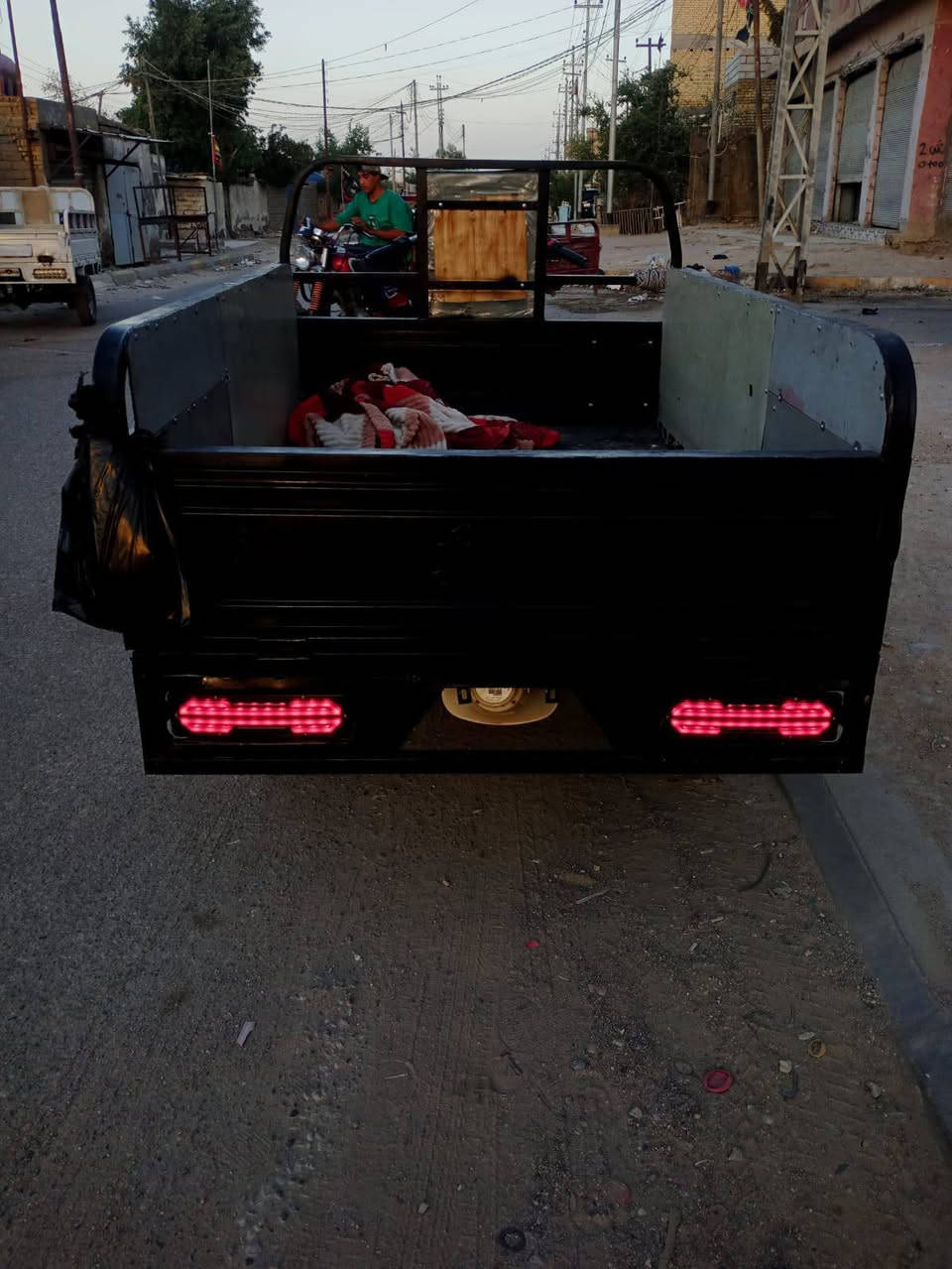 سلام عليكم
ستوته للبيع مكاني ناصريه مركز حي اريدو مستعجل على بيعته

سعره 900 وبيه مجال كلك 

رقم الموبايل ***********
