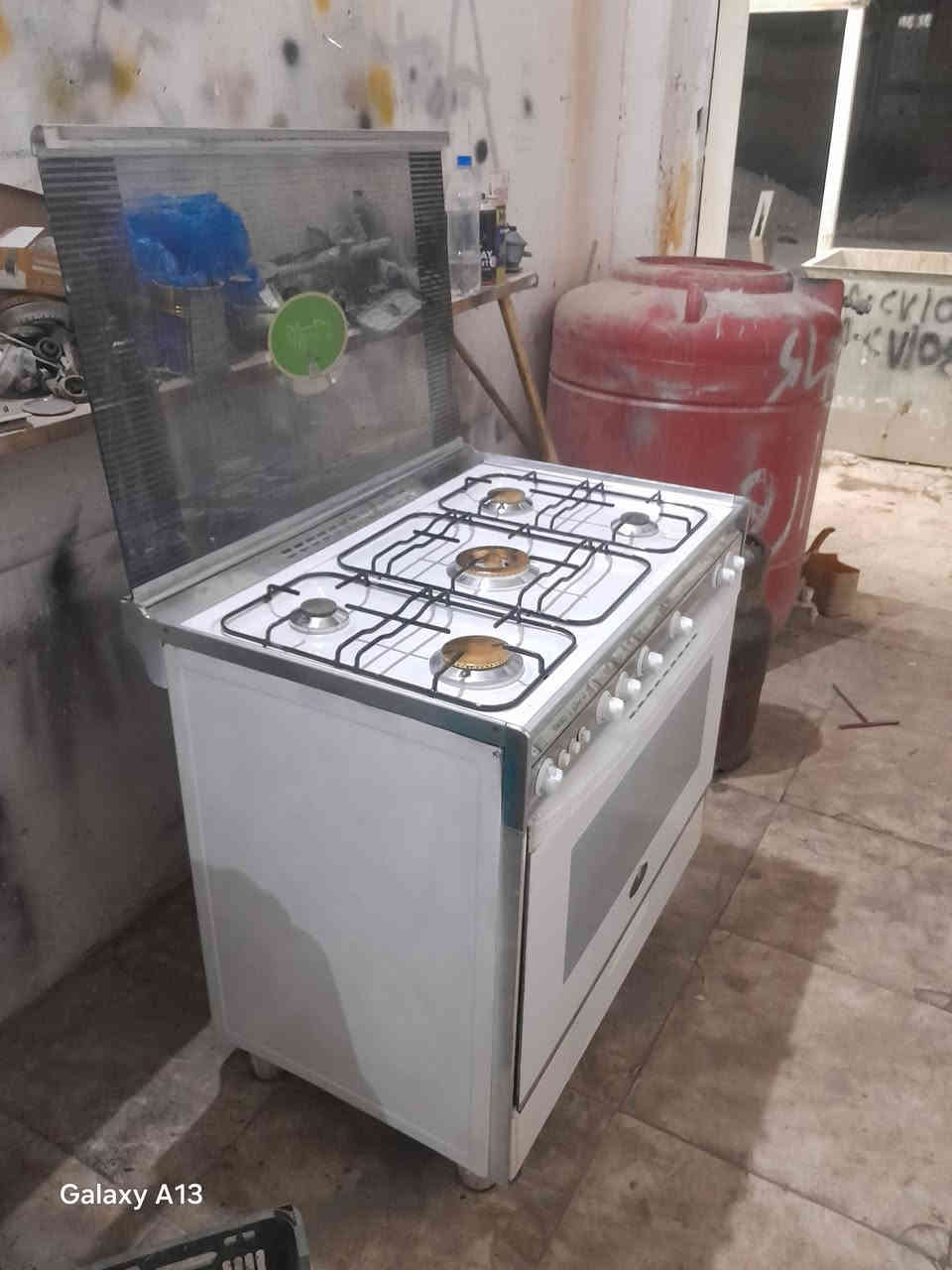 طباخ كريازي باب اول كوله شغال وعلى الفحص المكان حي النداء شارع المكاتب وتساب مازنجر موجود *********** وعدنه خدمه توصيل
