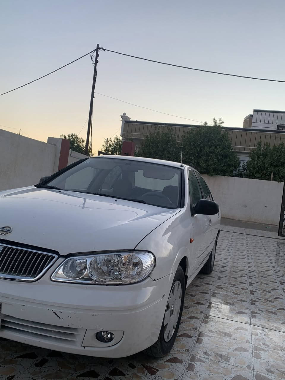 السلام عليكم  نيسان سني ٢٠٠٢ محدثه ٢٠٠٩ بجم سياره محرك اسود كير عادي جام  اوتوماتيك  مكفوله من ضربه من صبغ بيه بارد شي بسيط باب سايق السعر ٨٣ ورقه وبيه مجال 
***********
