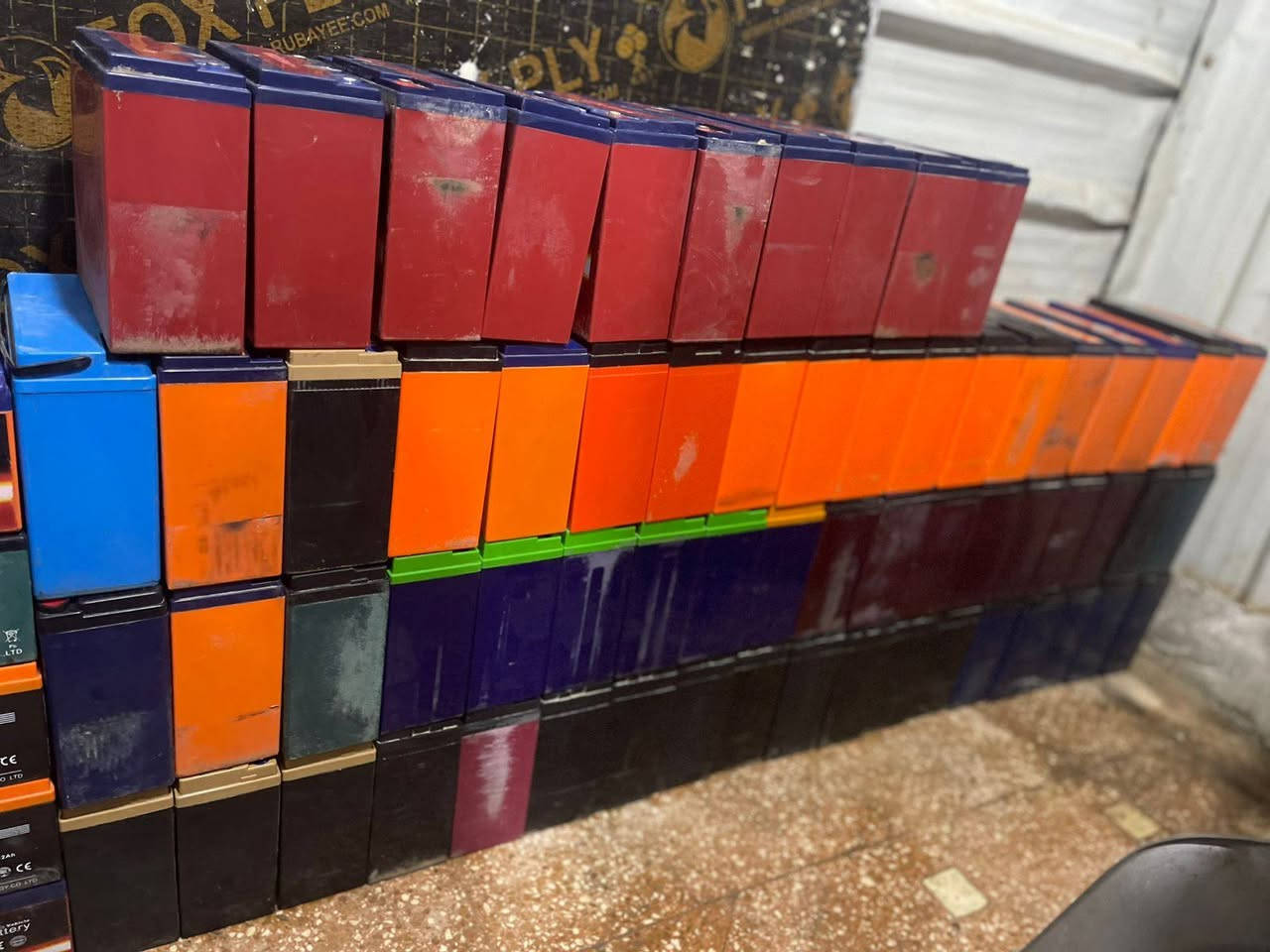 السلام عليكم مثل ما عودتكم جبتلكم بطاريات مستعمله اخو جديد وجبه جديده اخو جديد انواع عندي متوفره  اتصل ع رقم *********** او ادخل خاص مكاني بغداد
