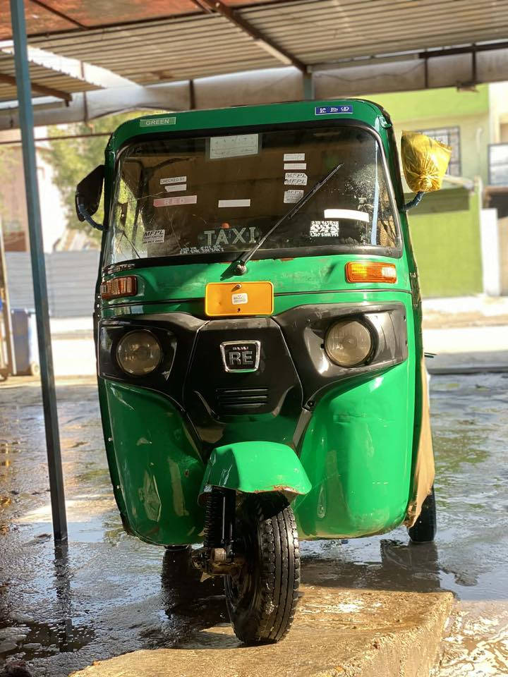 السلام عليكم شباب تكتك 21للبيع تواصل واتساب فقط او ماسنجر ب8 وبيها مجال رقم وسنويه بسمي ***********واتساب او ماسنجر
