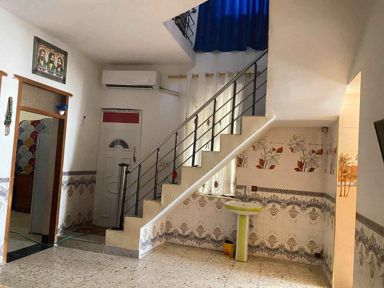 للبيع دار سكني طابو صرف (حي الكرار) مجاور المدرسة الحديديه يحتوي على (٢غرف نوم+صالة+مطبخ+استقبال+صحيات داخليه و خارجيه) يرهم مراوس بقطة أرض في حي الكرارالمساحة (١٥٠)متر كامل الخدمات 
للاستفسار مراجعة مكتب (بصمة اعمار للعقار)
واسط ـ الزبيديه -مجاور اسواق بيت عزيز ذياب 
او الاتصال 
***********
***********
***********
