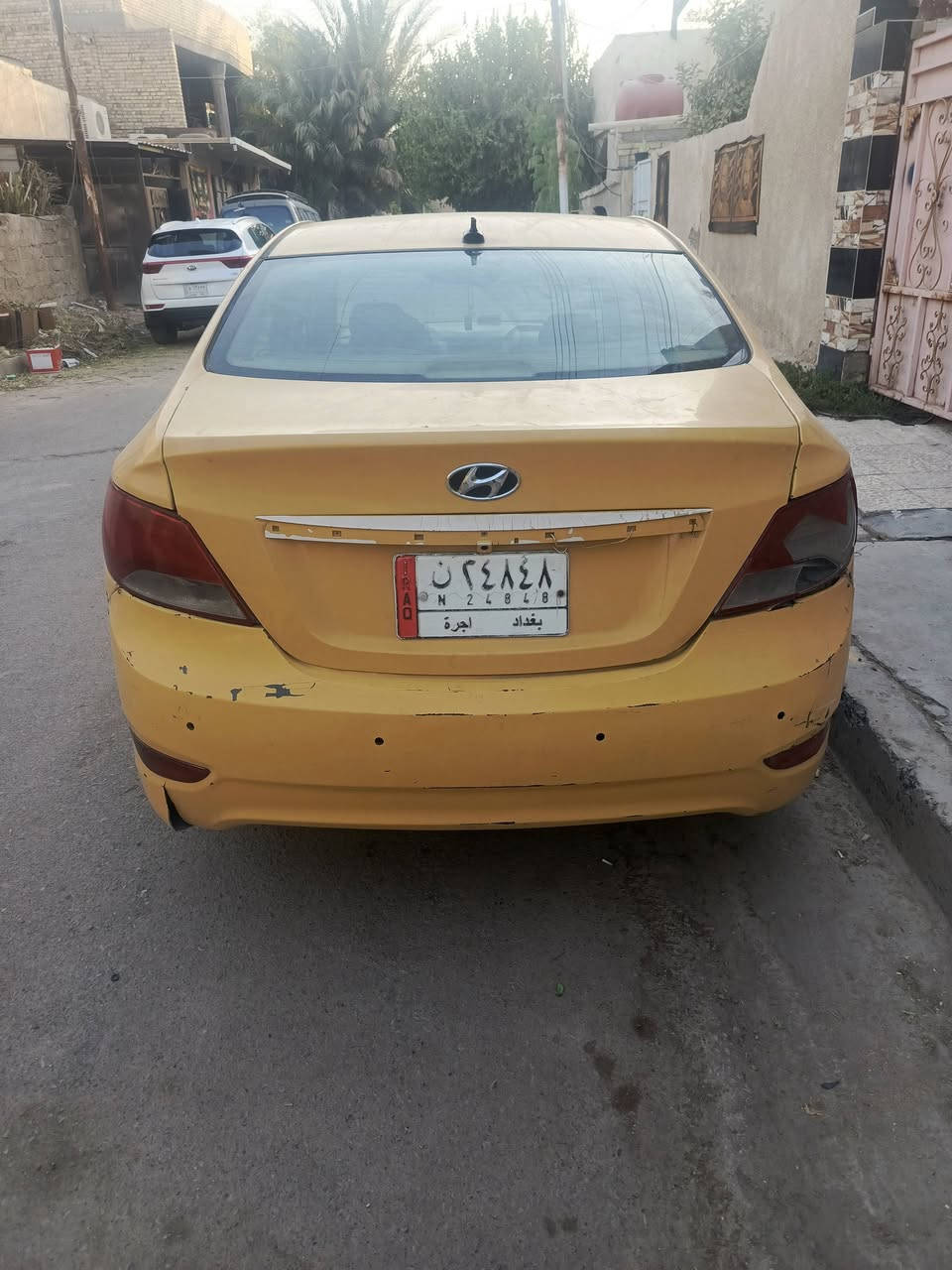 اكسنت وارد أمريكي 2013 .. ضررها مال امريكا من وره واصل شوية للحوض .. عندي مبدل بونيد بس بدون بجم .. كير و محرك و تبريد جيدين..
 يحتاج لها 1. سمكرة بعض الخياس 
2. صبغ عام 
3. ملاحظات بالصدر 
4. دعاميات خلفية و امامية 
5 . دسكات 
السيارة باسمي.. مكاني بغداد الزعفرانية.. سعرها 65 
***********
