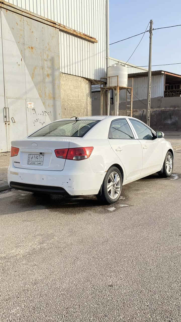 سيراتو خليجي اللبيع مديل 10 سياره جاهزه من كلشي بيها قطعه واحده مبدله فقط البنيد الكير ومكينه يخبلن تبريد ثلج كهربائيات كلهن شغاله ما ناقصه ايشي السياره راعيها يمي مكاني البصره ابي الخصيب السعر (93) بيها مجال استفسار ***********

