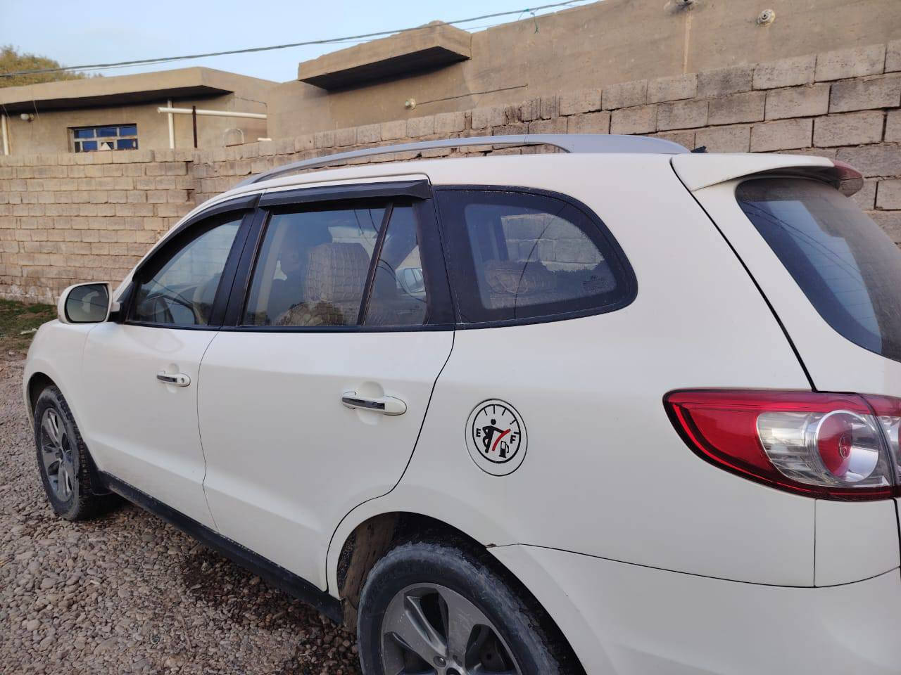 سلام عليكم
سنتافيا 2011
سياره نظيفه ومرتبه
جام اوتو
كرسي سايق كهربائي
فتحه بانوروما كهربائيه
اشاير بالمري
السياره بيه ضربه جنطه
رايده ب١٣٩ وبيه مجال 
***********
