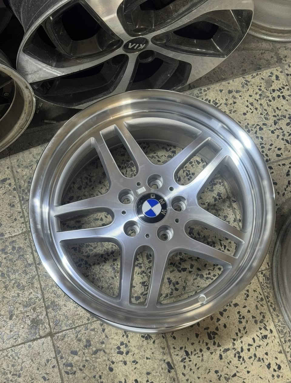 السلام عليكم
متوفر ويل كب M حجم 17 و 18 جديد غير مستخدم 
عنوان مجمع مشن تقاطع الزيوت 
يتوفر توصيل لجميع المحافظات 🚚
للاستفسار واتساب ***********
