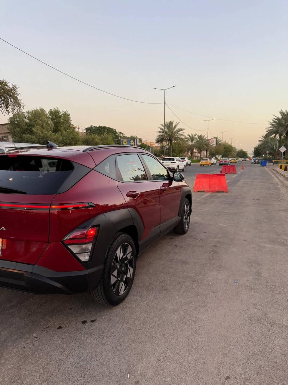 السلام عليكم 
هونداي كونا SEL رقم بغداد
موديل 2024 
ماشيه 30mi
المواصفات 
فول مواصفات عدى الفتحه
محرك 2000 دوش
شاشه متصله 
سايد بريك كهرباء 
كار بلي
كشن كهرباء
كشنات تدفئه 
شاحن وايرلس 
رادارات امامي وخلفي وجانبي
مانع تصادم
أوتو هولد 
مود درايف
اشاير بالمري 
 تشغيل عن بعد
اناره ترحيب وفتح تلقائي عند الاقتراب 
قطعتين تبريد 
لد نهاري 
ويل حجم 18
حادث السياره واضح بلصور 
السعر 170$ وبيه مجال 
***********
