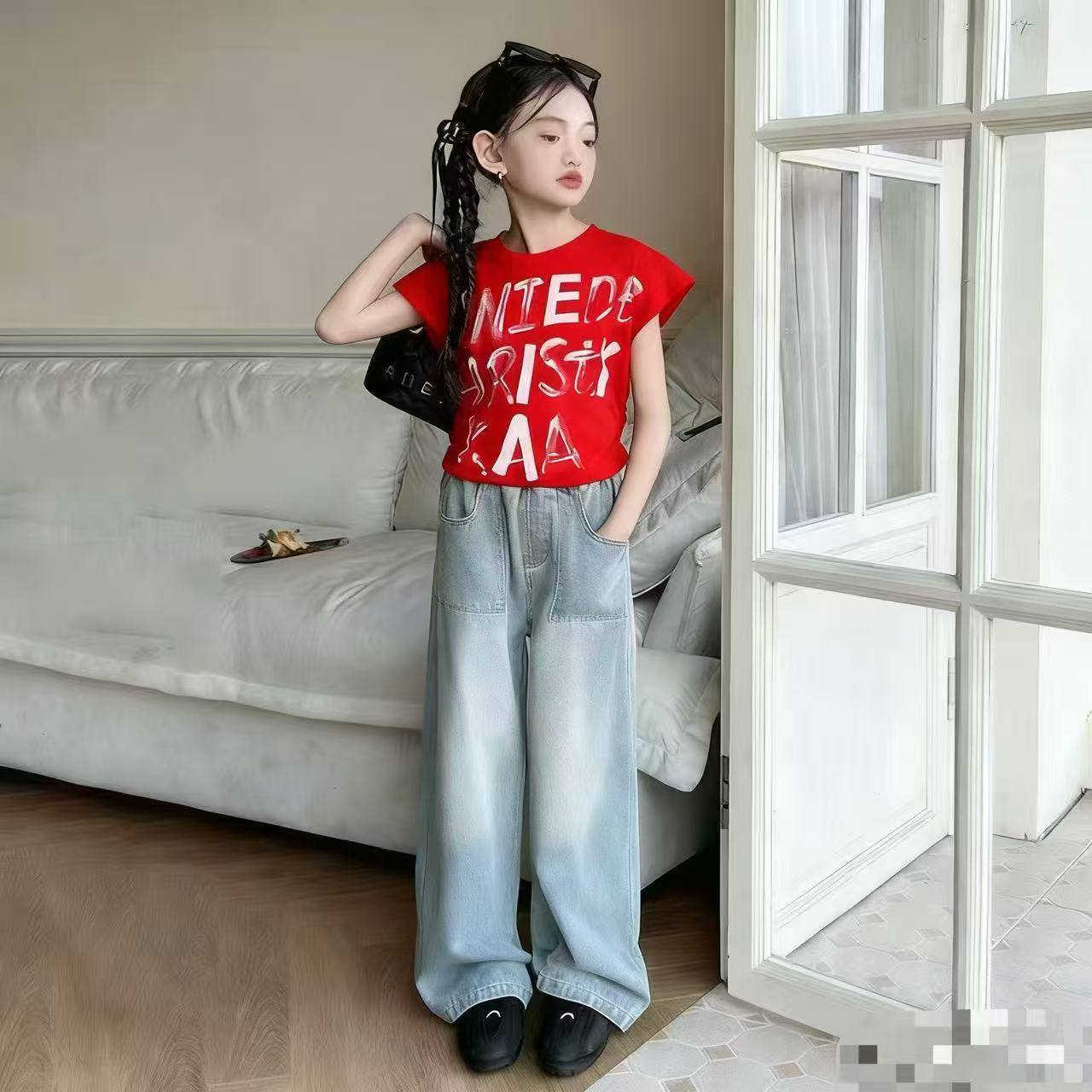 ((جمله فقططط)) 
ملابس أطفال صيفية وصلت حديثاً
خامات خفيفة ومريحة تناسب حرارة الصيف 🌞
تصاميم ناعمة وألوان مبهجة تناسب كل الأذواق
📏 متوفر مقاسات مختلفة
💖 جودة عالية
للحجز والاستفسار دايركت ✉️📞


**إذا كنت صاحب هذا الإعلان وتريد حذفه لأي سبب، رجاءا أرسل رسالة إلى الدعم الفني**