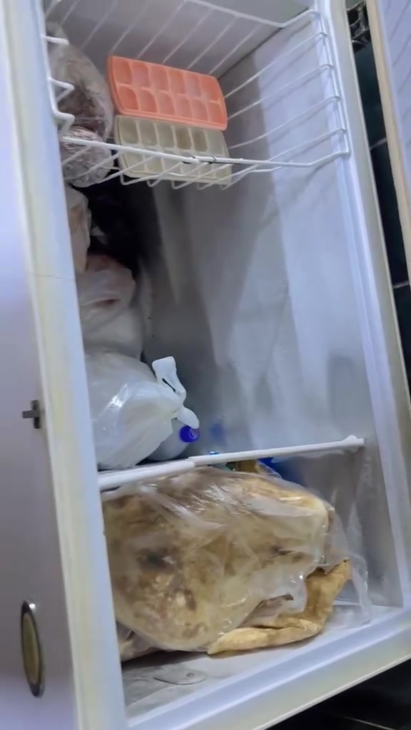 غراض نظيفه للبيع المكان السيدية
ثلاجه ٢٠٠ الف مجمده ٢٠٠ الف براد ماء ١٥٠قفل البراد
المكان سيدية ***********
