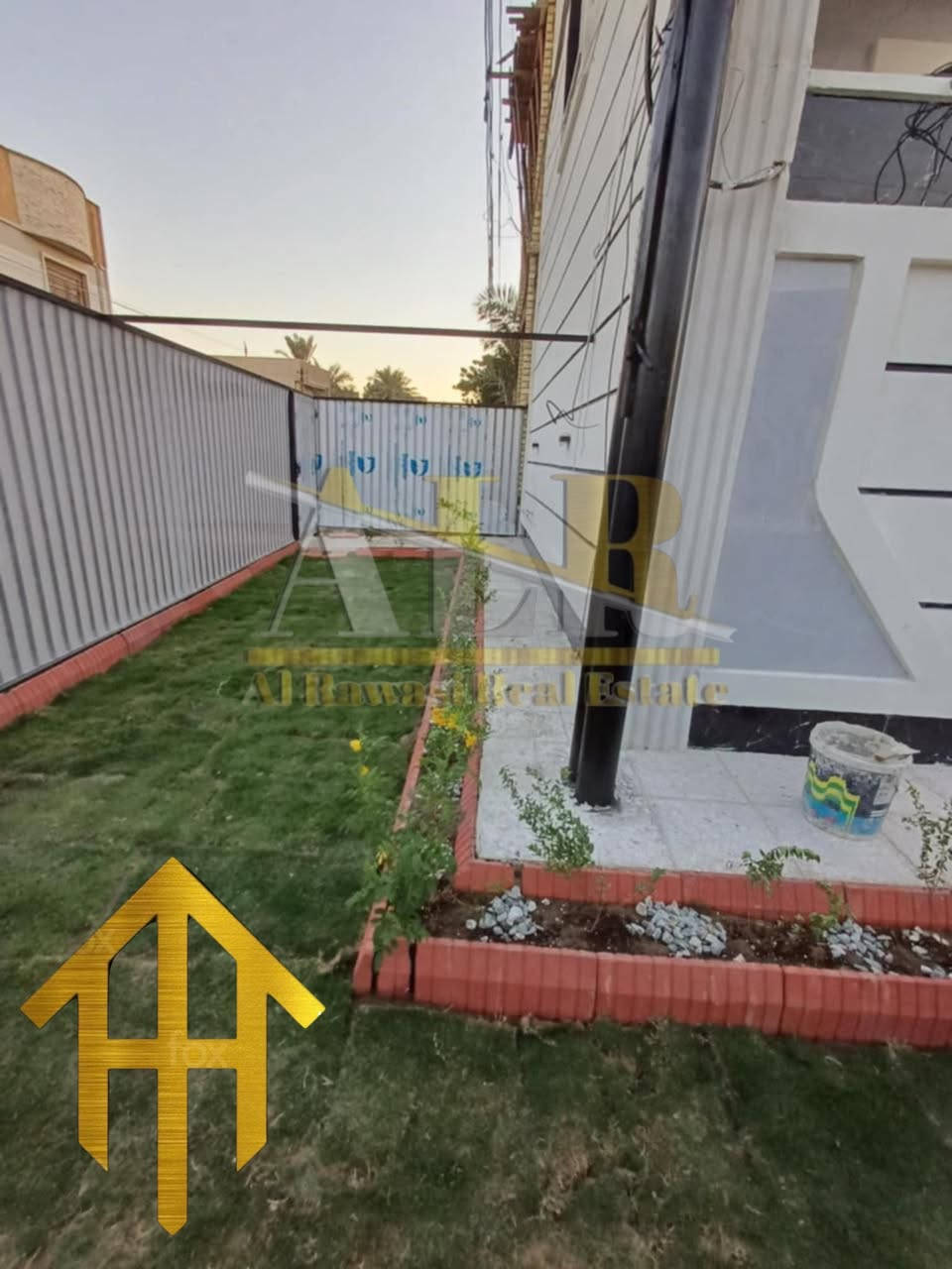 🏦 ®️مكتب الرواسي للعقار ®️ 🏦

‼️اعلان جديد‼️

🔴تسلسل العرض:-{ 129 }

®️دار ( ركن )للبيع  🅿️🏚️ 

     المساحه الكلية:-62م.  { واقع حال 70 متر } 

      واجهة:-9م.        ✖️.    نزال:-7م

®️تفاصيل البيت:-{بناء سنة 2025 ركن }

الطابق الاول:- { استقبال ➕مطبخ ➕خدمات ➕حولي  }

الطابق الثاني:- { ( 2 ) غرف نوم➕ خدمات  }

الطابق الثالث :- { بيتونة } 

📍موقع البيت:- حي اور ال600 

            .………..{بأدارة السيد ابو عبد }………….

للاستفسار📞📞📱📱

عبد الرحمن.    ***********

   منتظر.             ***********
