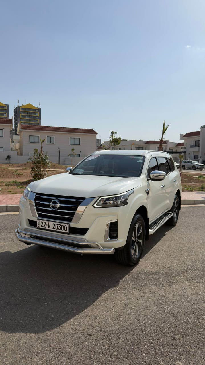 وكالة السور - Titanium 
نيسان اكستيرا موديل ٢٠٢٤
فول مواصفات تيتانيوم 
كشنات جلد برتقالي بقلاوة 
تبريد مركزي منفصل بلسقف 
بصمة وتشغيل عن بعد 
حساسات خلفية 
شاشة كبيرة 
٧ مقعد 
ويل كروم 
لايت زينون ٤ عدسات 
باك لايت ليد 
سيارة عالية للطرق الوعرة وعملية بامتياز 
كير ATF 
محرك 2500 
ماشية 5 الاف كيلو فقط بعدها زيرو 
سيارة بيها كتاب تضليل 80% 
و عليها رقم مميز 
وباسمنا السيارة وكالة وتحويل بشرط 
بيها ٣ سنوات او ١٠٠ الف كيلو تبديل زيوت وفلاتر وكل الصيانة مجانية 
وضمان شركة ايضا ٣ سنوات شامل كل شي شركة نيسان السور 
درع امامي وخلفي مشدود عليها 
السعر المطلوب : ٢٩٠ ورقة وبيها مجال 
مكان السيارة : اربيل 
للتواصل : *********** واتساب أربيل, العراق
